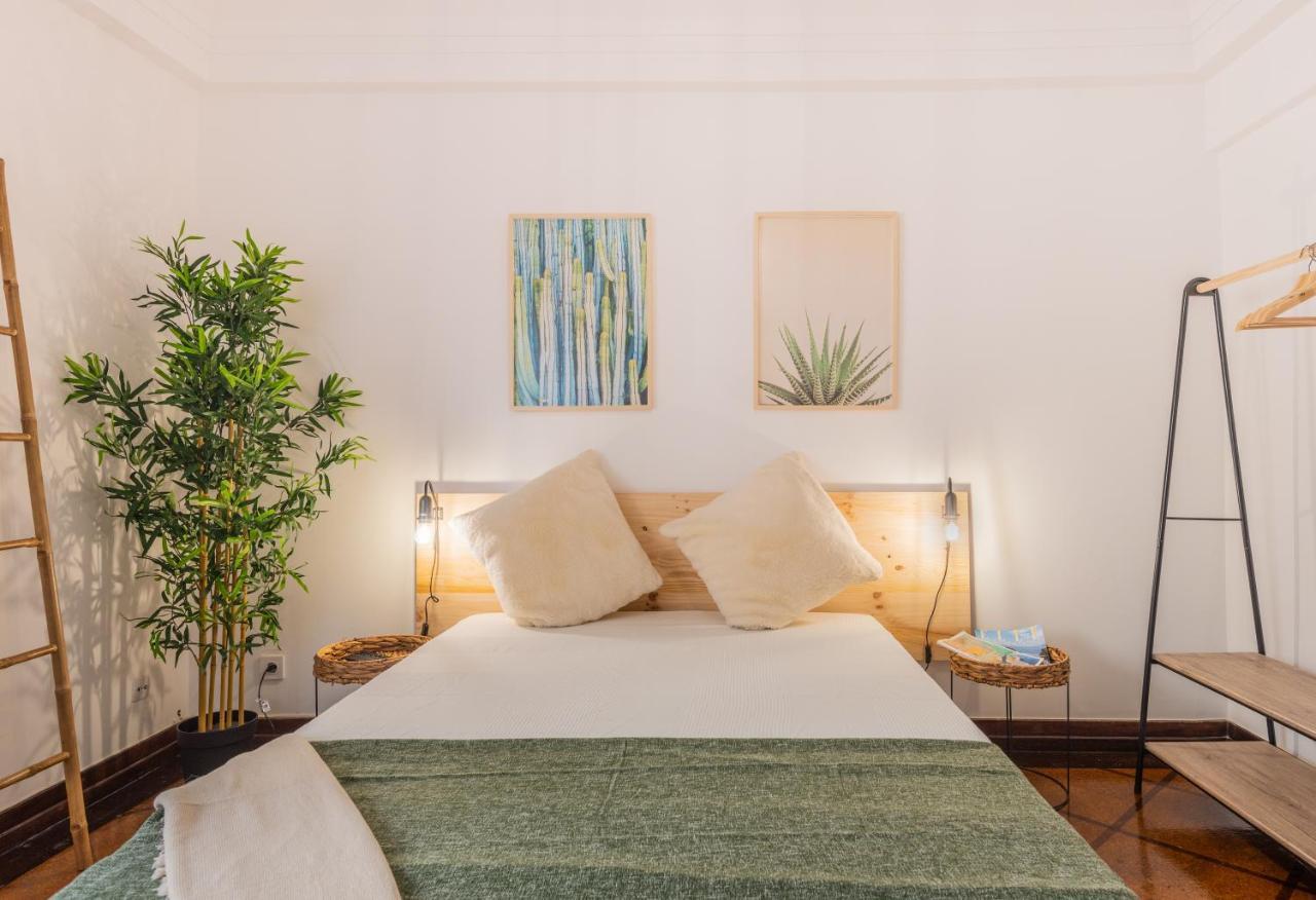 Santos Mattos Guesthouse & Apartments By Lisbon With Sintra Amadora Luaran gambar