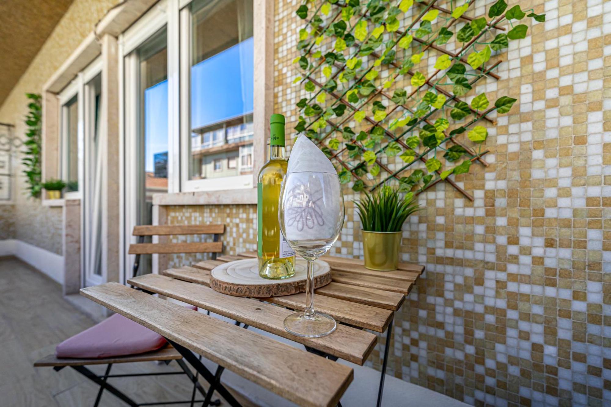 Santos Mattos Guesthouse & Apartments By Lisbon With Sintra Amadora Luaran gambar