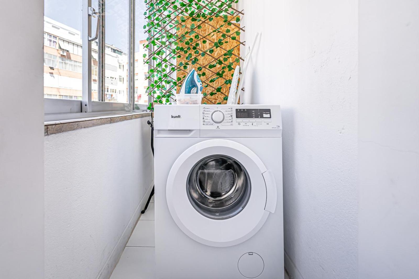 Santos Mattos Guesthouse & Apartments By Lisbon With Sintra Amadora Luaran gambar