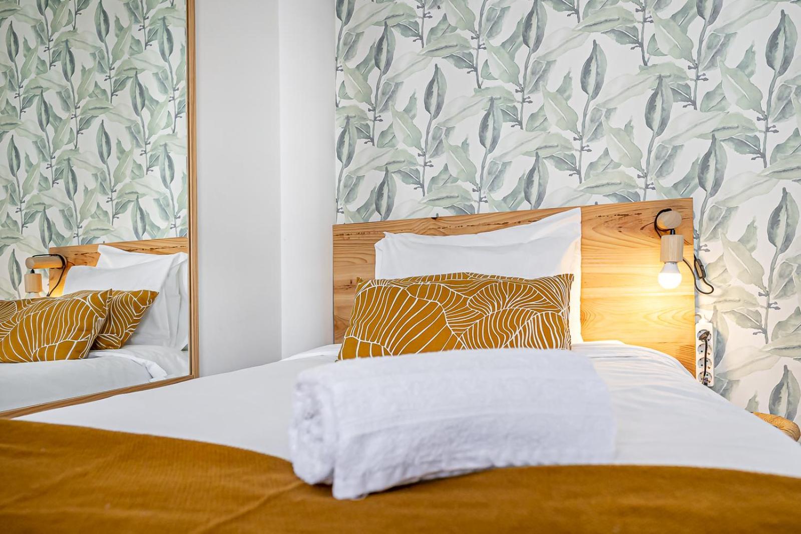 Santos Mattos Guesthouse & Apartments By Lisbon With Sintra Amadora Luaran gambar